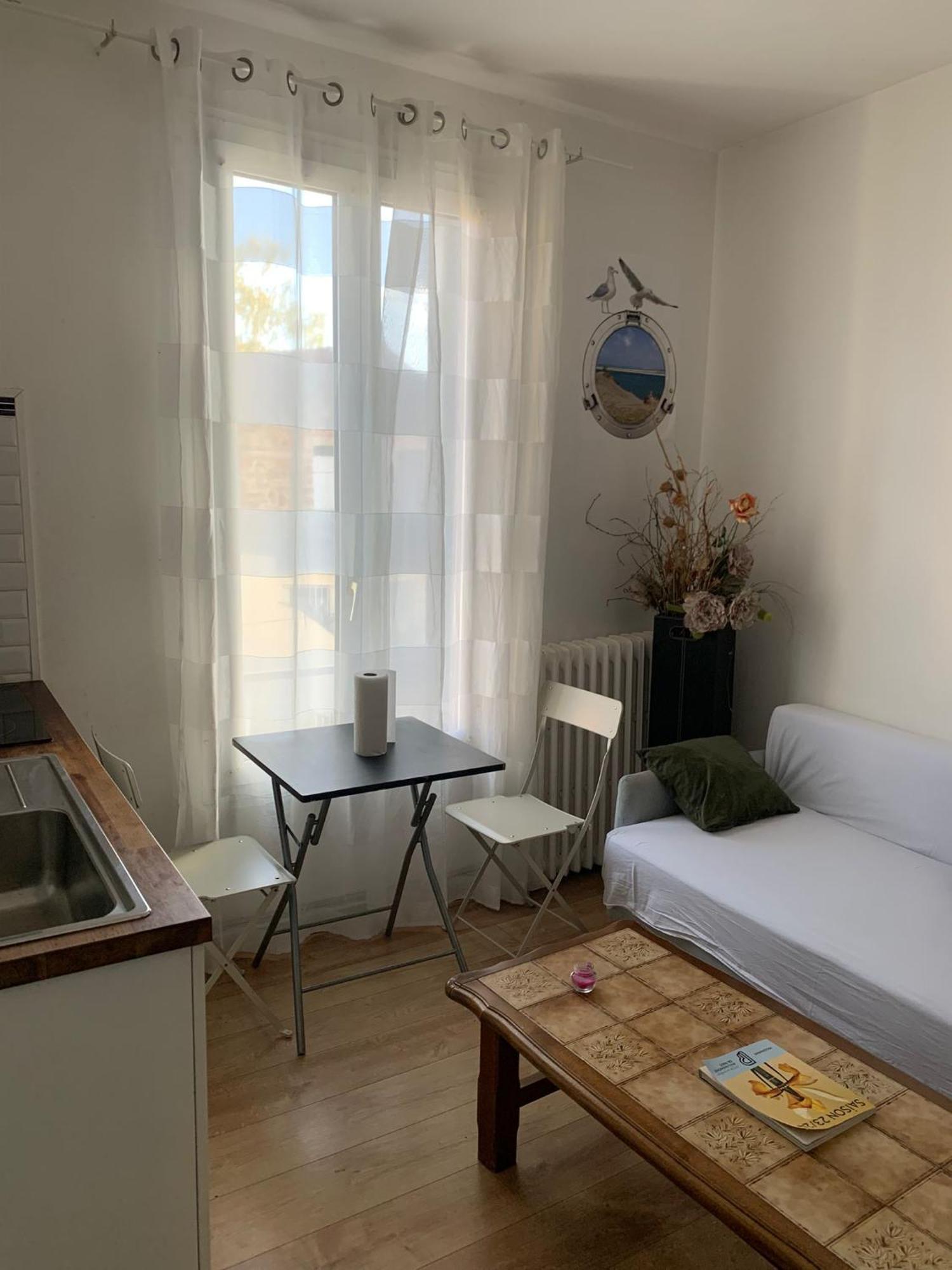 3 Hebergements - Au 1Er Etage 1 Appartement 2 Pieces Et Au 2Eme Etage Un Logement De 2 Chambres Louees Separement Avec Coin Cuisine Et Toilettes A Partager- Dans Pavillon Au Pied Du Rer B A 5 Minutes De Paris Et 30 Mn Stade De France Кашан Екстериор снимка