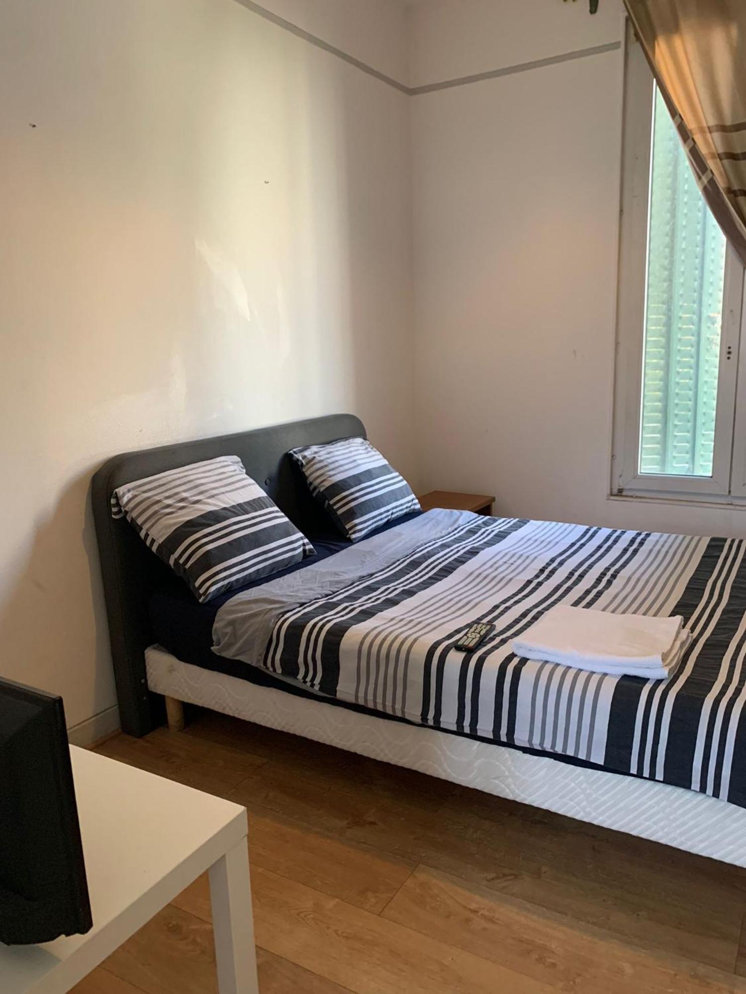 3 Hebergements - Au 1Er Etage 1 Appartement 2 Pieces Et Au 2Eme Etage Un Logement De 2 Chambres Louees Separement Avec Coin Cuisine Et Toilettes A Partager- Dans Pavillon Au Pied Du Rer B A 5 Minutes De Paris Et 30 Mn Stade De France Кашан Екстериор снимка